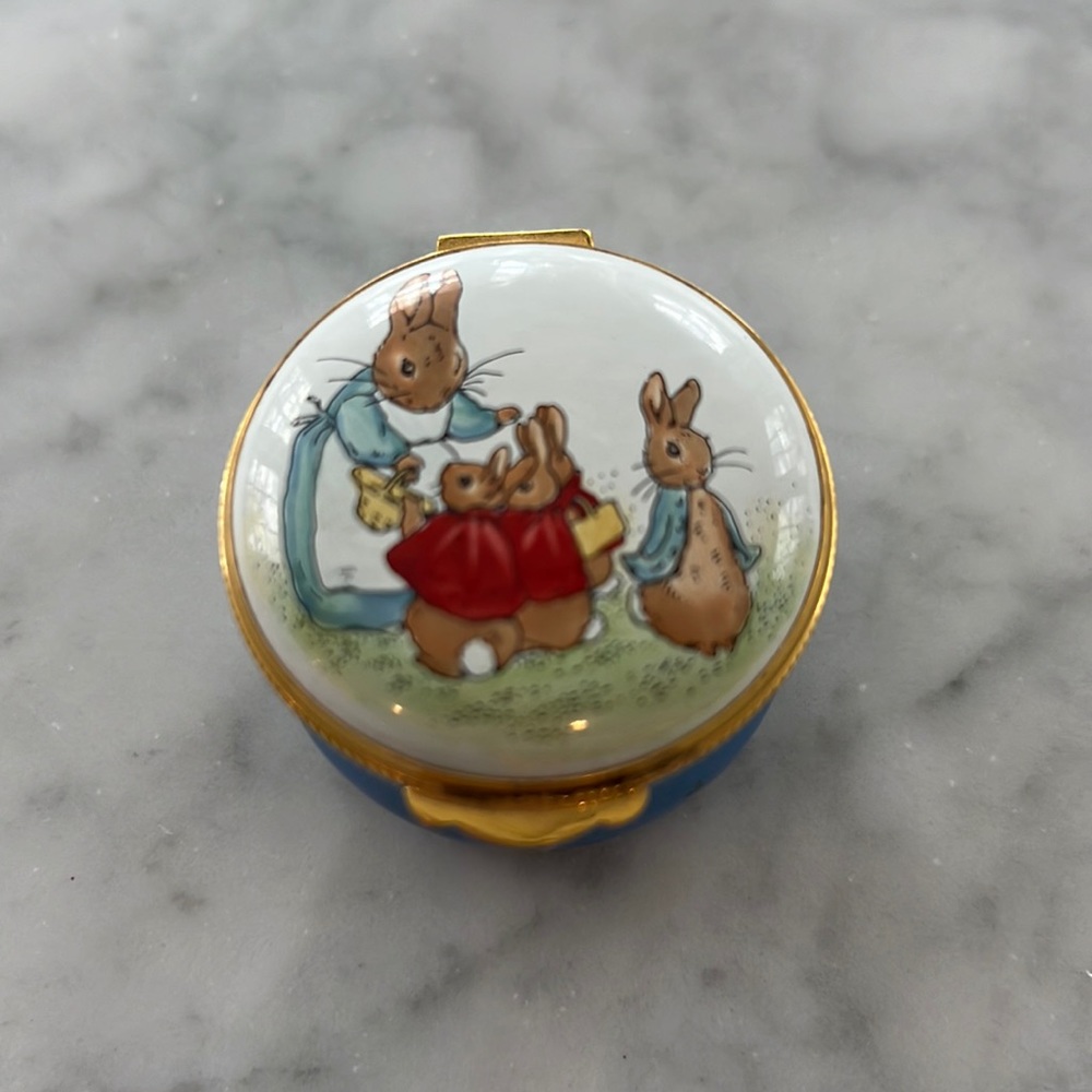 Crummels &Co England enamel box
